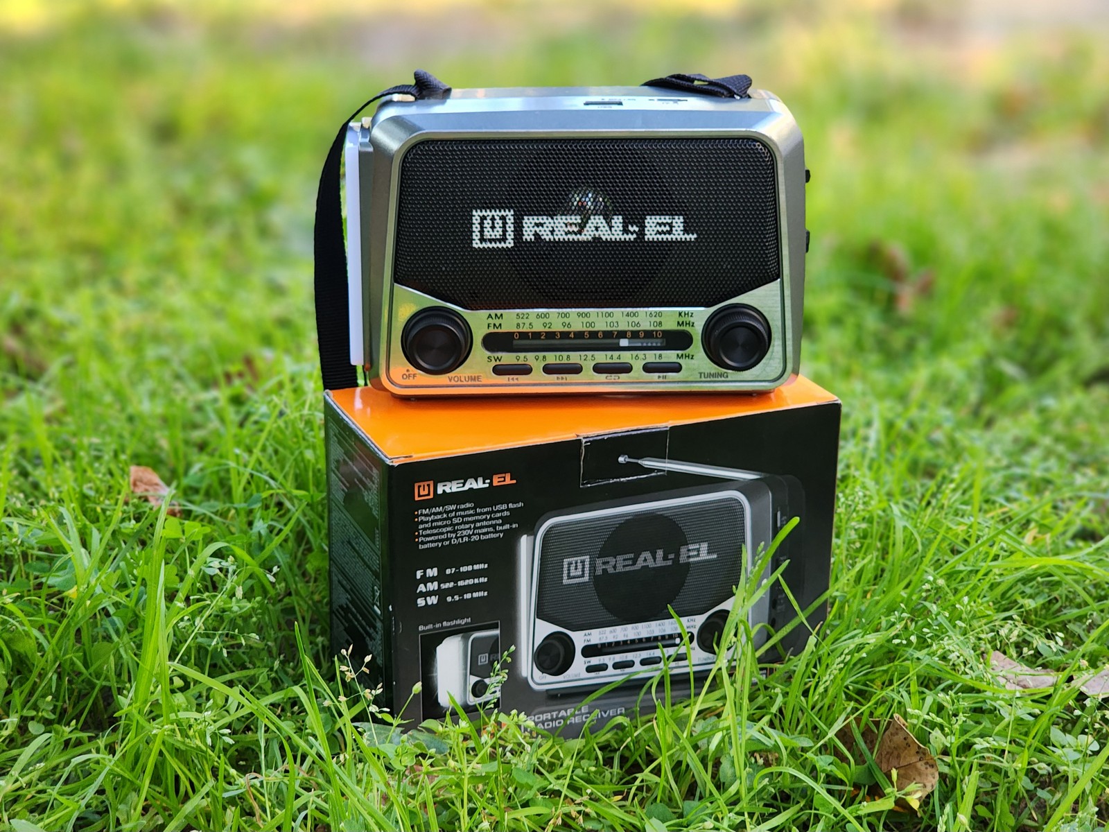 Portativnij-radioprijmach-REAL-EL-X-525